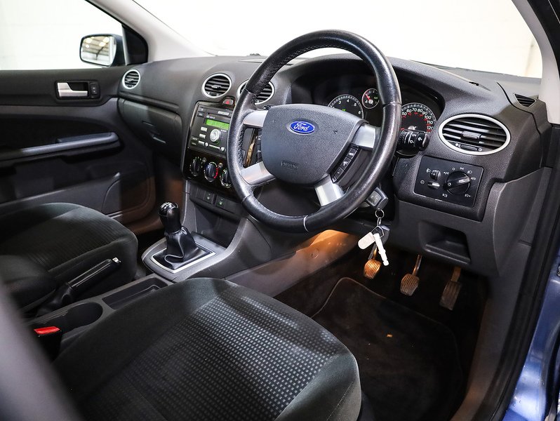 Used Ford Focus 2005 for sale - 76430470: Photo 3