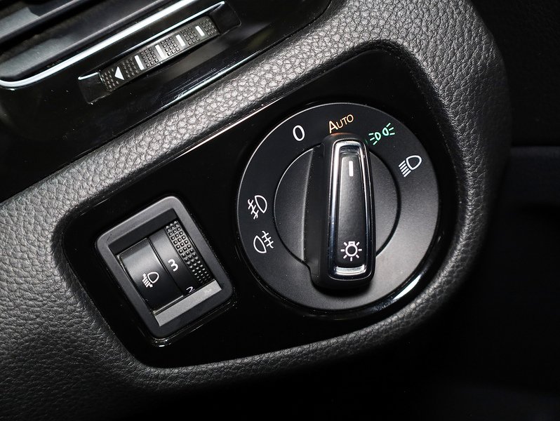 Used Volkswagen Golf 2017 for sale - 77422913: Photo 34