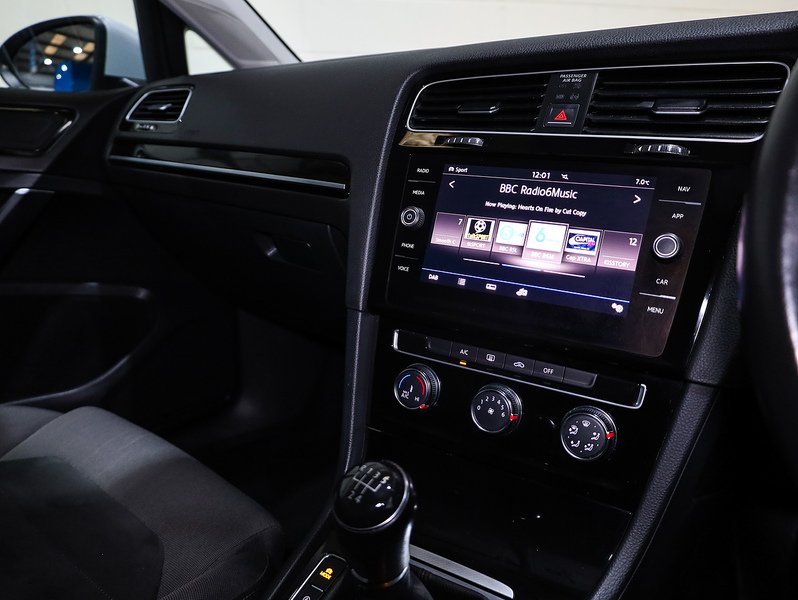 Used Volkswagen Golf 2017 for sale - 77422913: Photo 5