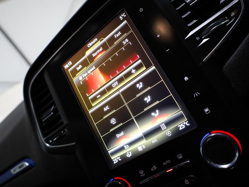 Used Renault Megane 2019 for sale - 76665859: Photo 26