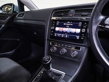 Used Volkswagen Golf 2019 for sale - 75699590: Photo