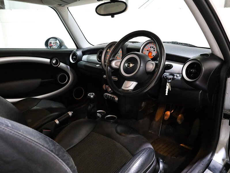 Used MINI Hatch 2008 for sale - 76444276: Photo 4