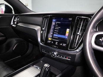 Used Volvo V60 2022 for sale - 78709247: Photo