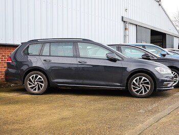 Used Volkswagen Golf 2019 for sale - 77535501: Photo