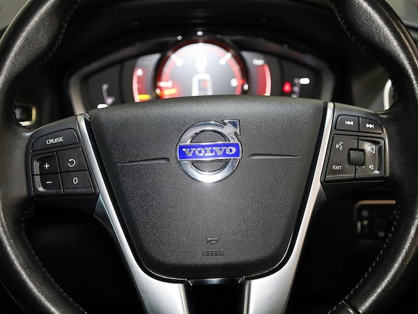 Used Volvo XC60 2017 for sale - 76171093: Photo 16