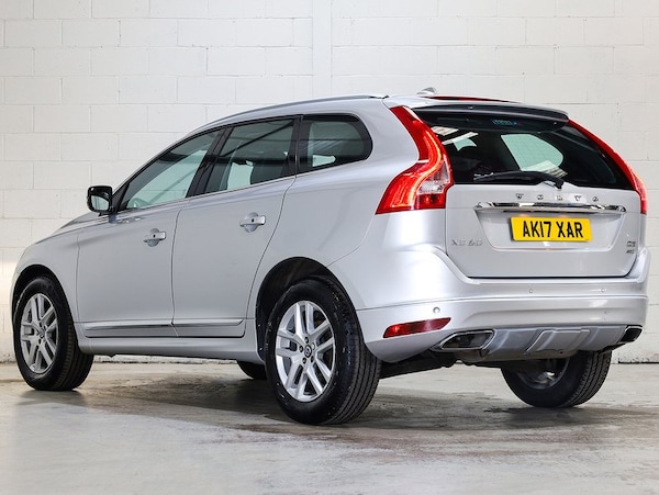 Used Volvo XC60 2017 for sale - 76171093: Photo 2
