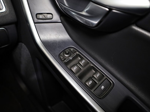 Used Volvo XC60 2017 for sale - 76171093: Photo 35