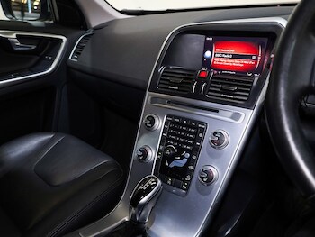 Used Volvo XC60 2017 for sale - 76171093: Photo