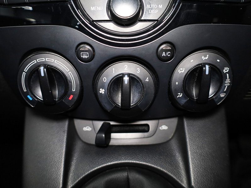 Used Mazda Mazda2 2012 for sale - 78140846: Photo 19