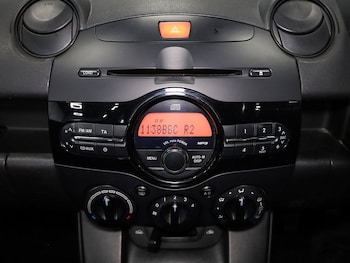 Used Mazda Mazda2 2012 for sale - 78140846: Photo