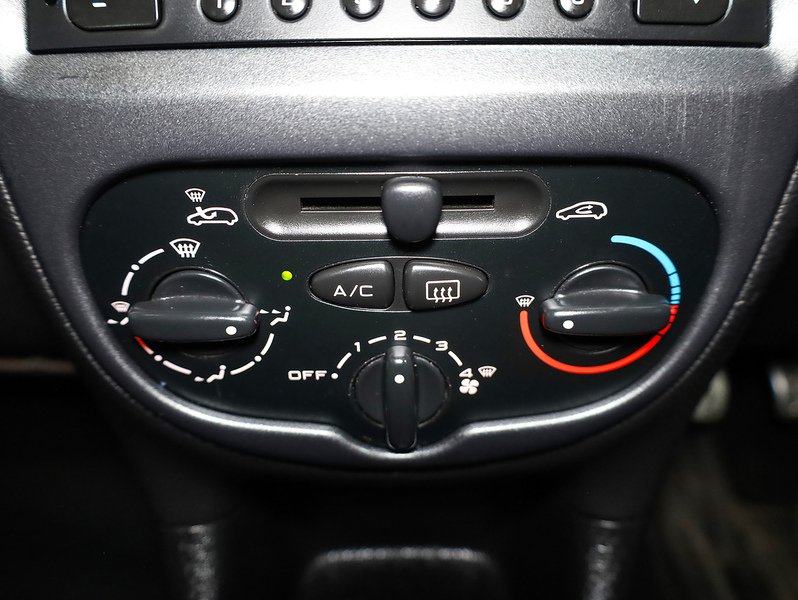 Used Peugeot 206 2006 for sale - 76553634: Photo 21