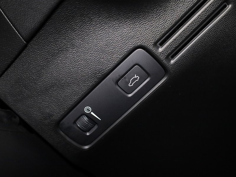 Used Volvo XC40 2019 for sale - 76496951: Photo 33