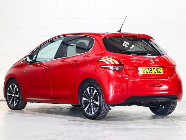 Used Peugeot 208 2019 for sale - 76173485: Photo 2