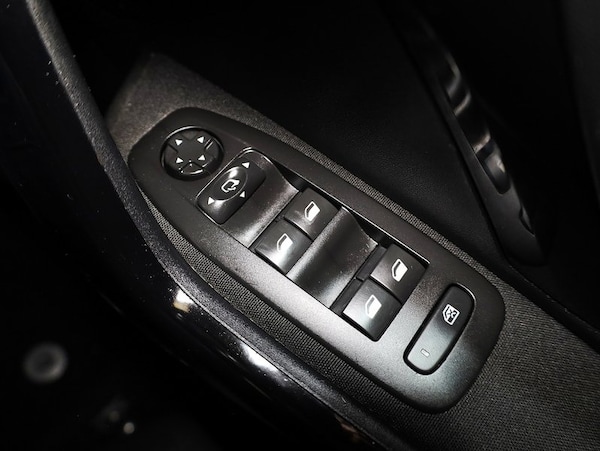 Used Peugeot 208 2019 for sale - 76173485: Photo 35