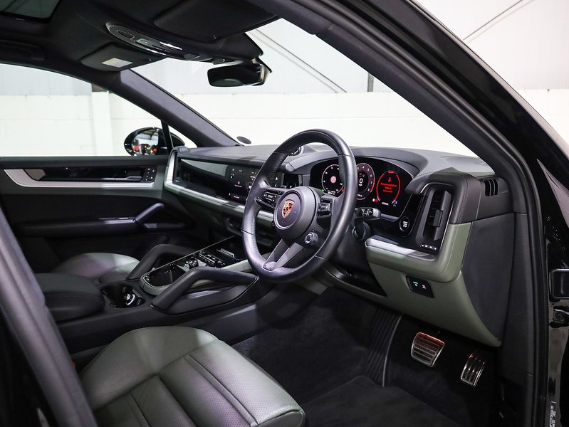 Used Porsche Cayenne 2023 for sale - 76665864: Photo 3