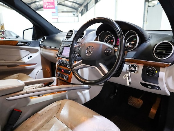 Used Mercedes-Benz GL-Class 2012 for sale - 73947433: Photo 4