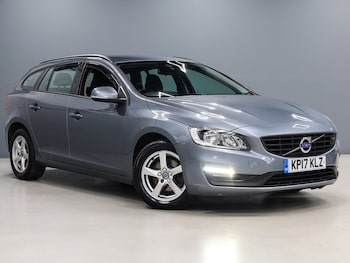 Used Volvo V60 2017 for sale - 78709134: Photo