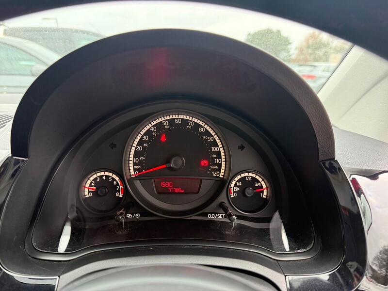 Used Volkswagen up! 2014 for sale - 77069812: Photo 12