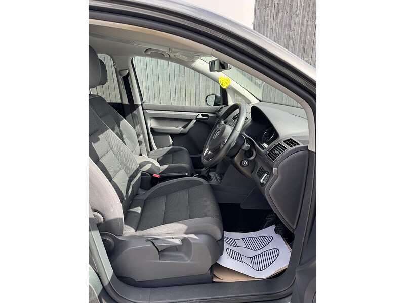 Used Volkswagen Touran 2015 for sale - 76180788: Photo 3