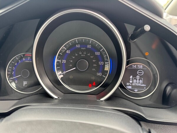 Used Honda Jazz 2017 for sale - 76320105: Photo 15