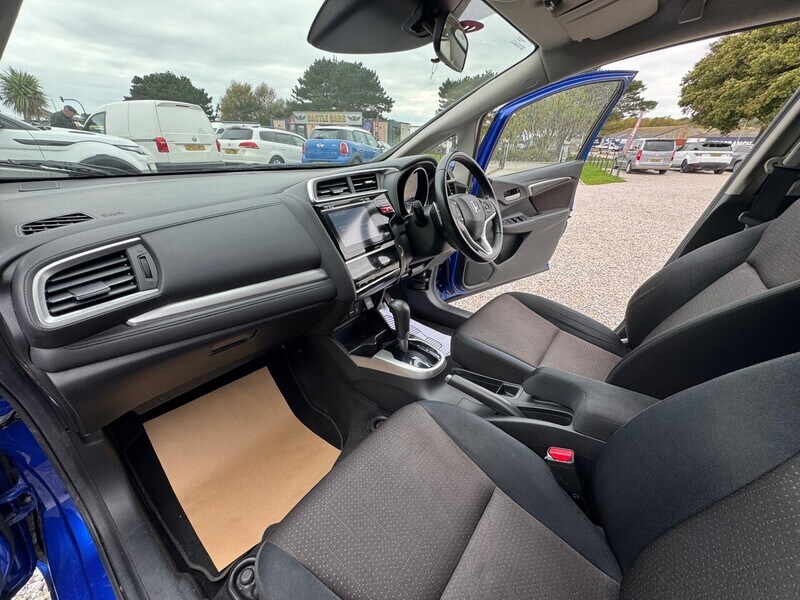 Used Honda Jazz 2017 for sale - 76320105: Photo 17