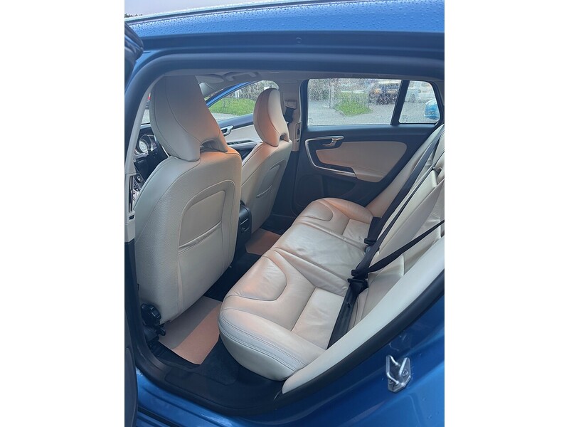 Used Volvo V60 for sale - 76829469: Photo 17