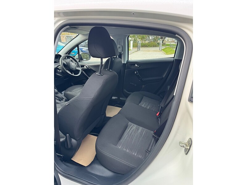 Used Peugeot 208 2013 for sale - 76605298: Photo 15