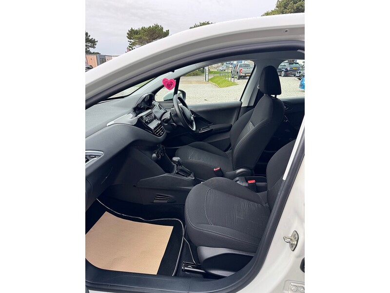 Used Peugeot 208 2013 for sale - 76605298: Photo 17