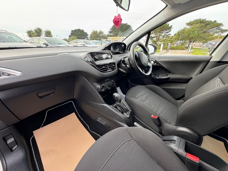 Used Peugeot 208 2013 for sale - 76605298: Photo 19