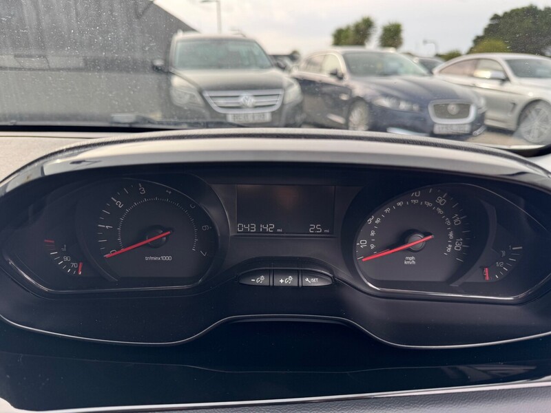 Used Peugeot 208 2013 for sale - 76605298: Photo 21