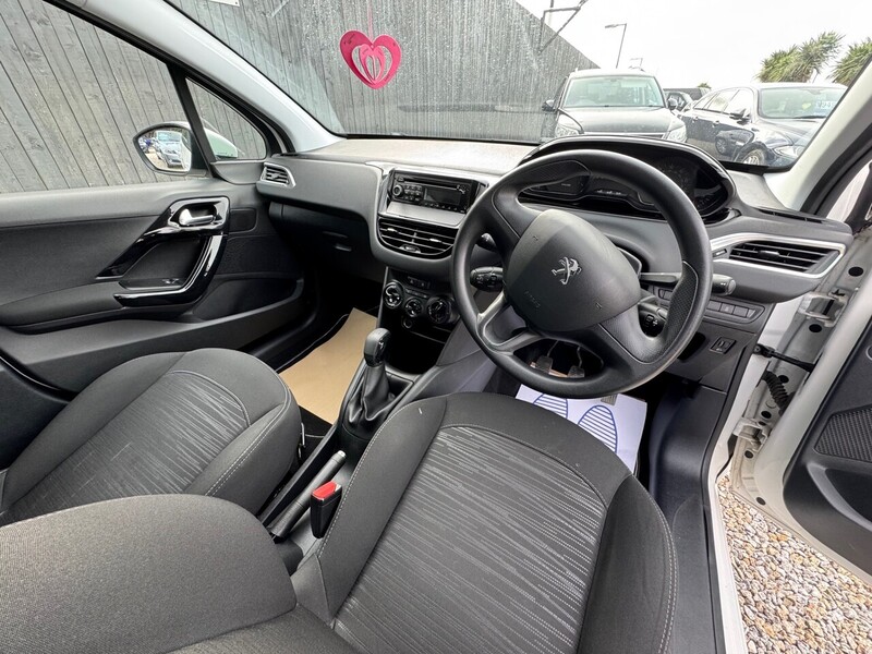 Used Peugeot 208 2013 for sale - 76605298: Photo 22