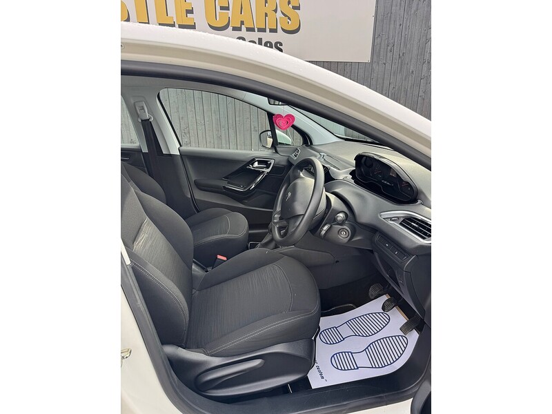 Used Peugeot 208 2013 for sale - 76605298: Photo 3