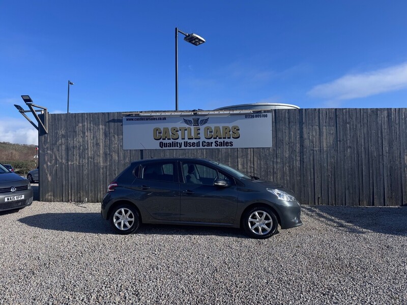 Used Peugeot 208 2015 for sale - 77437848: Photo 2