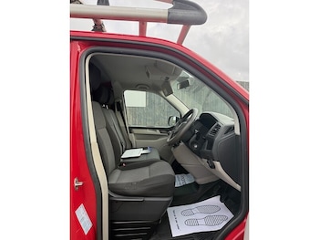 Used Volkswagen Transporter 2016 for sale - 77200881: Photo