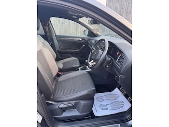 Used Volkswagen T-Roc 2021 for sale - 76784541: Photo