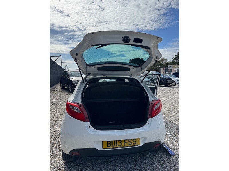 Used Mazda Mazda2 2013 for sale - 77086539: Photo 21