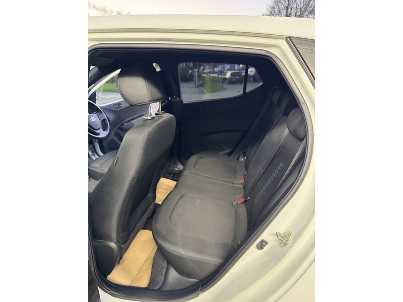 Used Hyundai i10 2019 for sale - 77062105: Photo 19