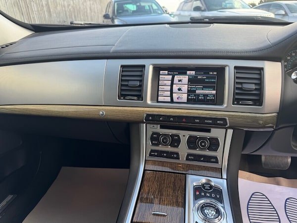 Used Jaguar XF 2015 for sale - 76148389: Photo 17