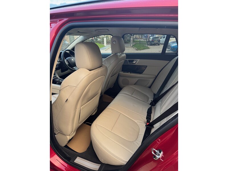 Used Jaguar XF 2014 for sale - 76784382: Photo 13