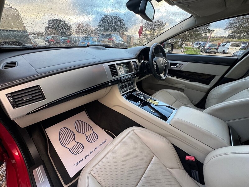 Used Jaguar XF 2014 for sale - 76784382: Photo 17
