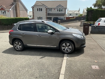 Used Peugeot 2008 2014 for sale - 79025204: Photo