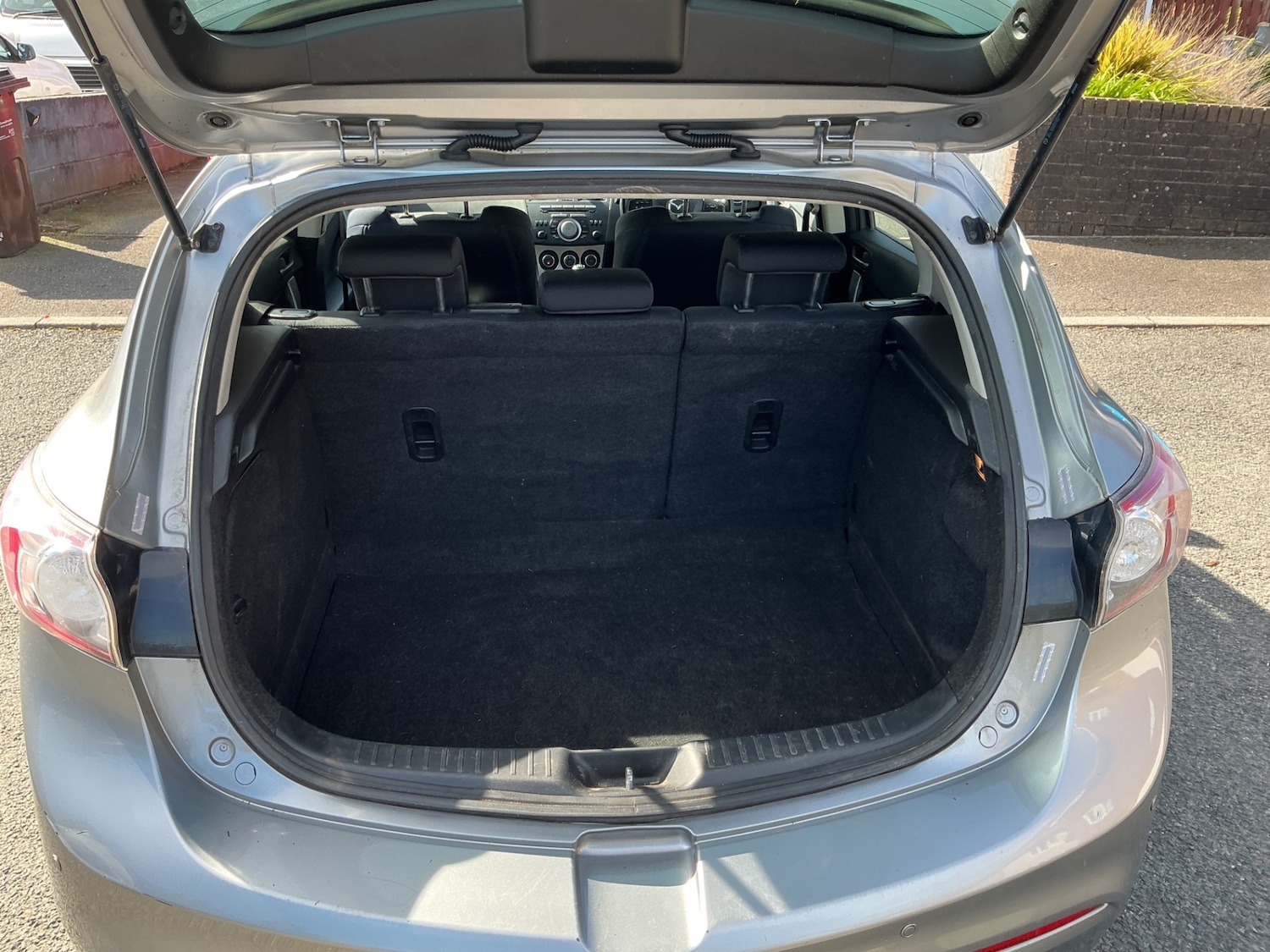 Used Mazda Mazda3 2011 for sale - 77934477: Photo 9