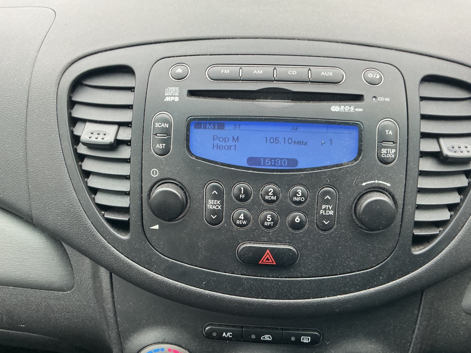 Used Hyundai i10 2012 for sale - 77681326: Photo 14