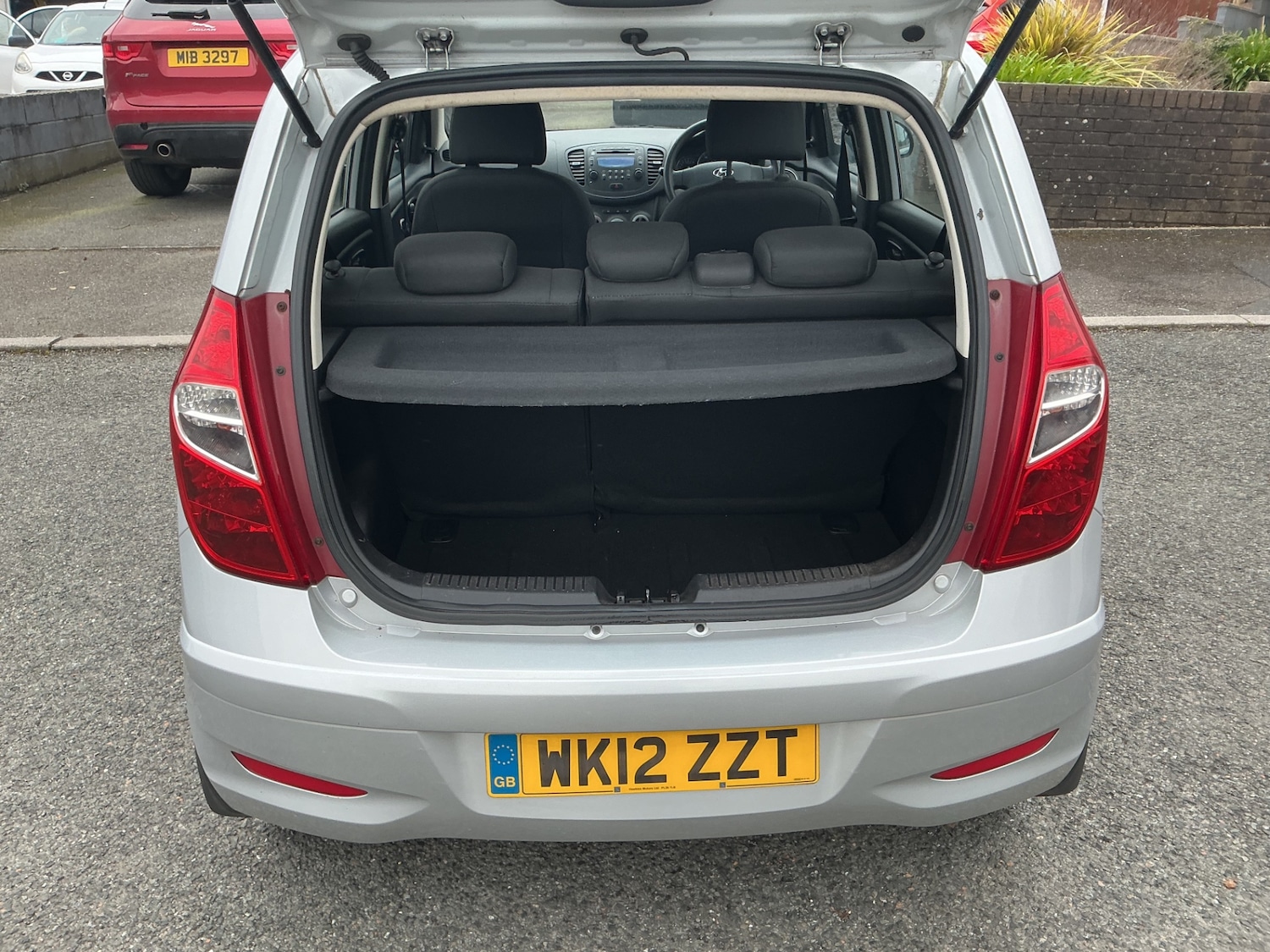 Used Hyundai i10 2012 for sale - 77681326: Photo 9