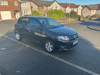 Used Dacia Sandero 2015 for sale - 76792658: Photo