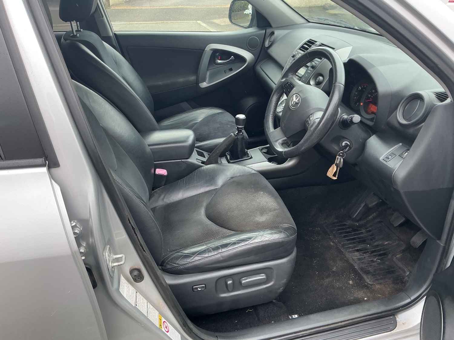 Used Toyota RAV4 2011 for sale - 77998709: Photo 11