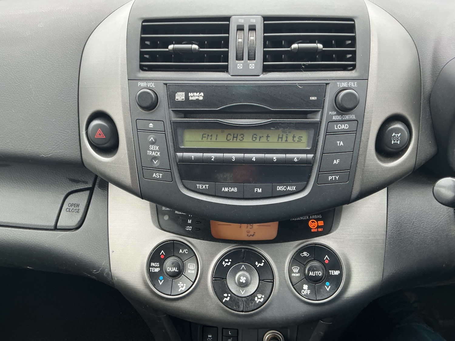 Used Toyota RAV4 2011 for sale - 77998709: Photo 15