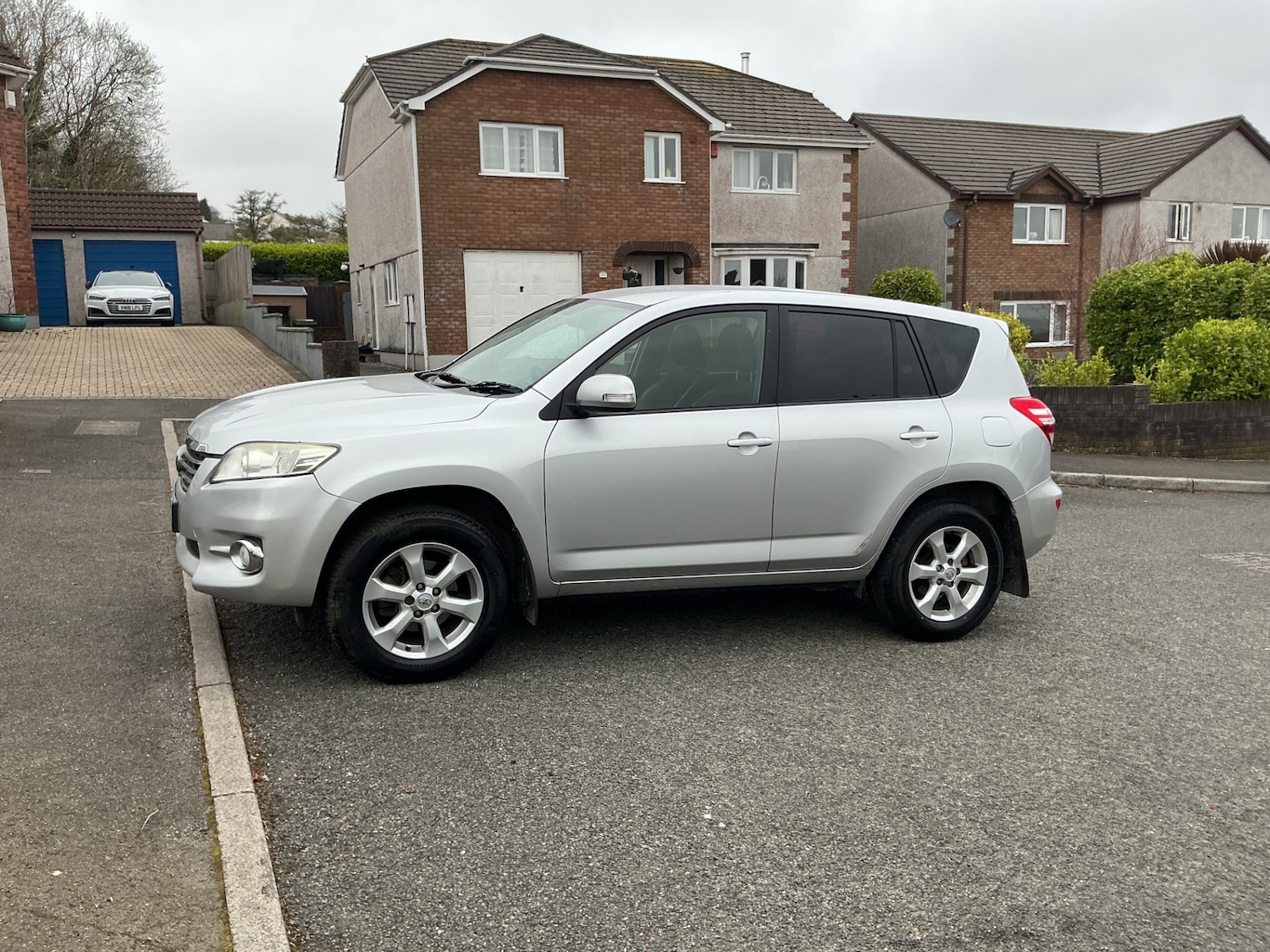 Used Toyota RAV4 2011 for sale - 77998709: Photo 5
