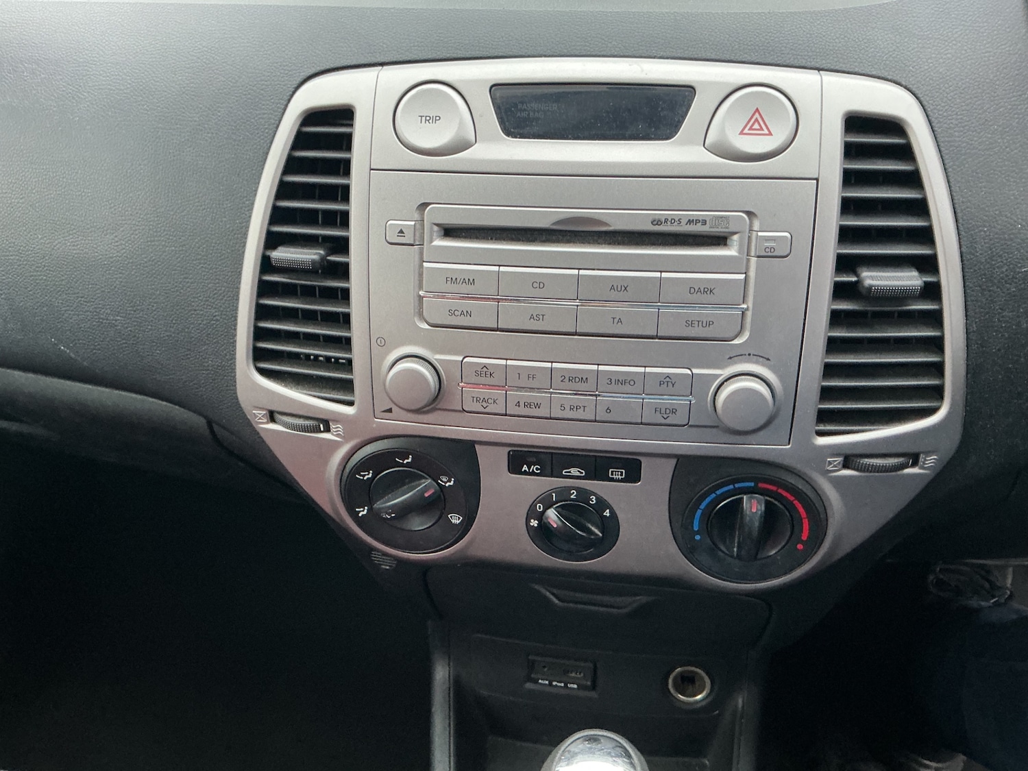 Used Hyundai i20 2009 for sale - 76452375: Photo 14