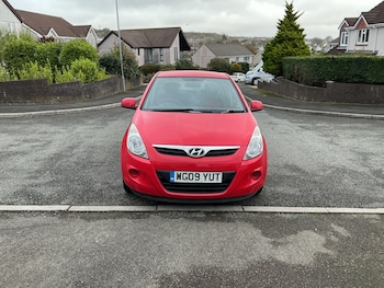 Used Hyundai i20 2009 for sale - 76452375: Photo